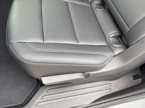 Certified 2024 GMC Acadia Elevation w/ Luxury Package image 17