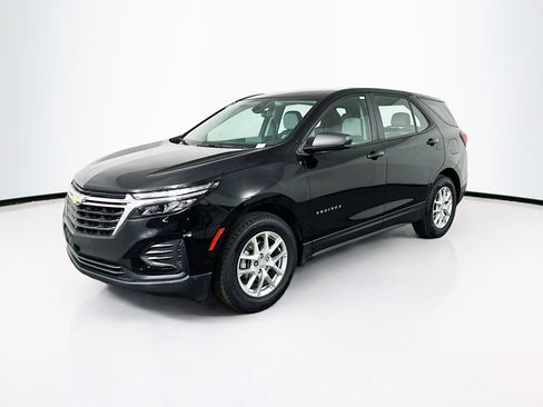 Used 2024 Chevrolet Equinox LS FWD image 3