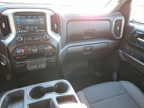 Used 2021 Chevrolet Silverado 1500 LT image 16