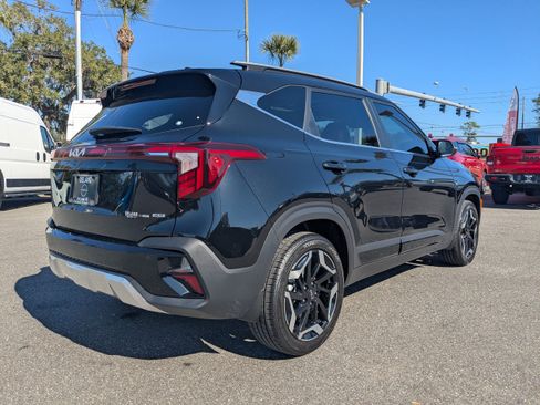 Used 2025 Kia Seltos SX w/ SX Sunroof Package image 4