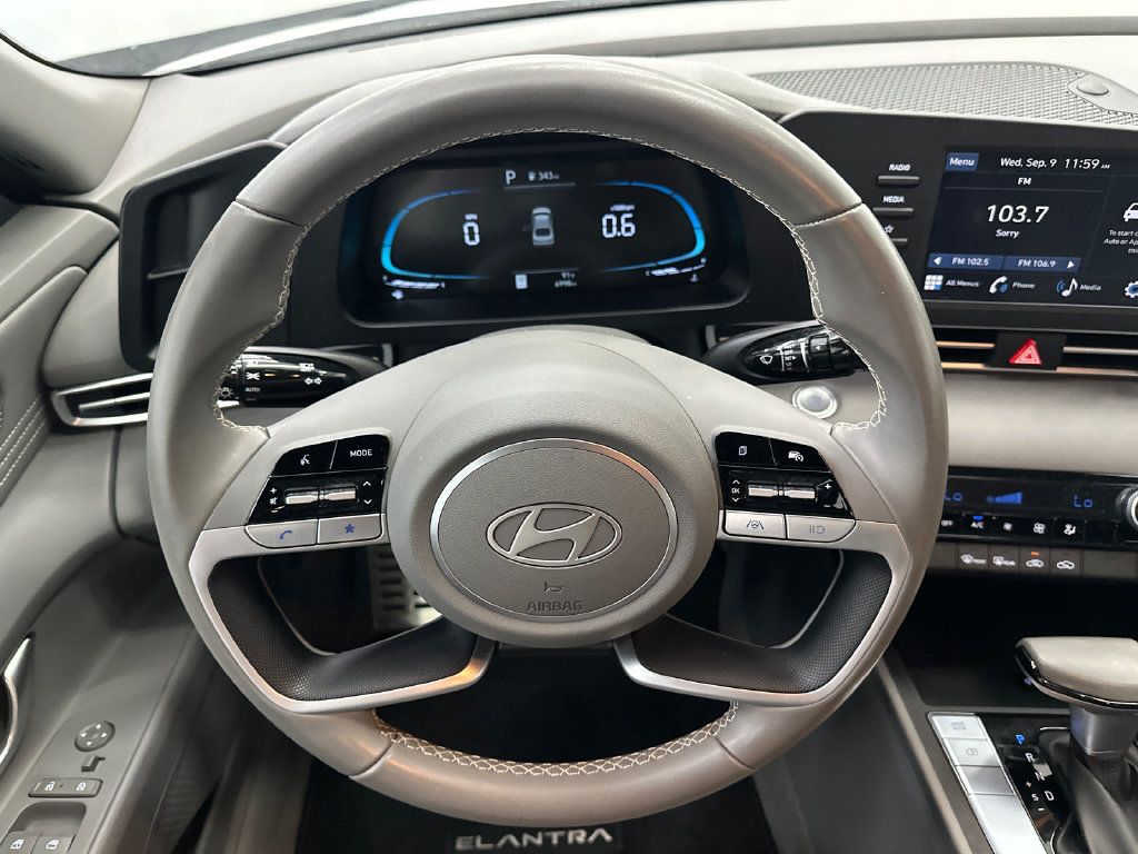 Certified 2025 Hyundai Elantra Sport FWD image 22