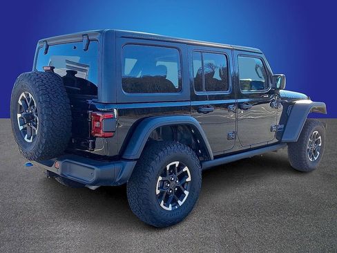 Used 2025 Jeep Wrangler Unlimited Rubicon 4xe w/ Safety Group AWD/4WD image 4