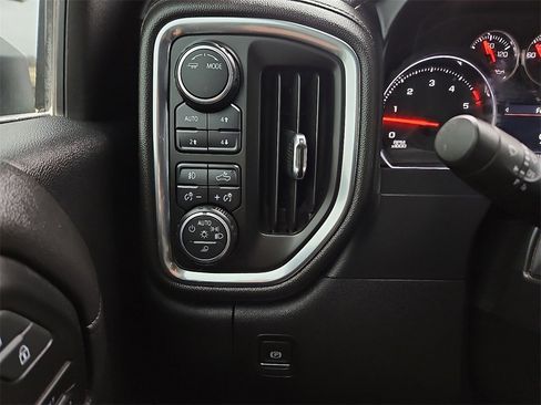 Used 2020 Chevrolet Silverado 2500 LTZ image 23