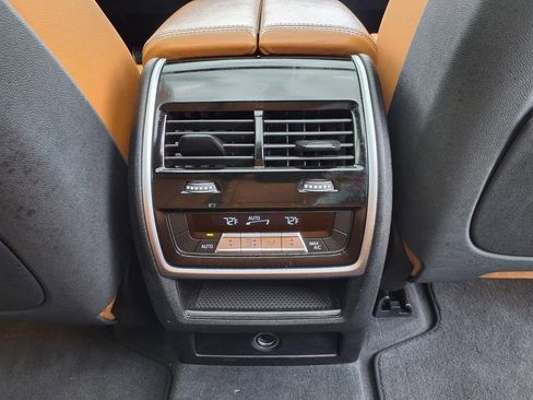 Used 2019 BMW X5 xDrive40i w/ M Sport Package AWD/4WD image 17