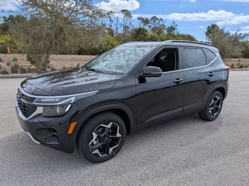 New 2026 Kia Seltos EX image 9