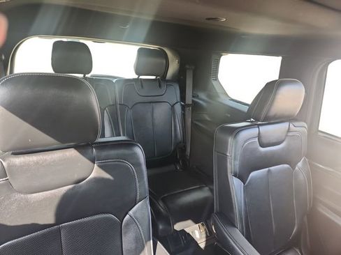 Used 2021 Jeep Grand Cherokee L Overland w/ Luxury Tech Group IV image 17