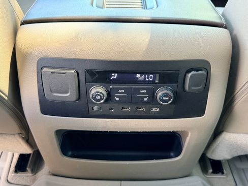 Used 2020 Chevrolet Tahoe Premier AWD/4WD image 16