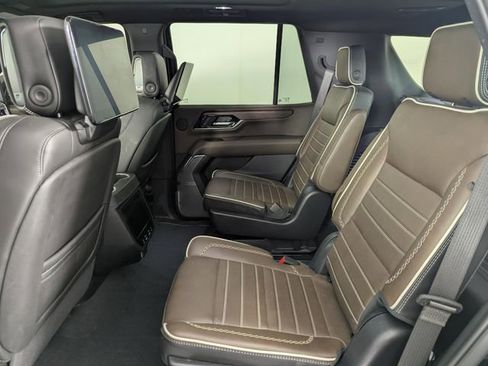 Used 2025 GMC Yukon Denali Ultimate image 17