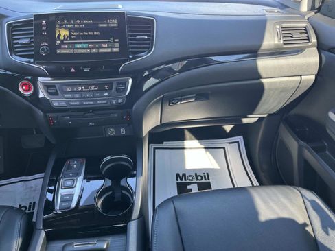 Used 2022 Honda Pilot Touring image 14