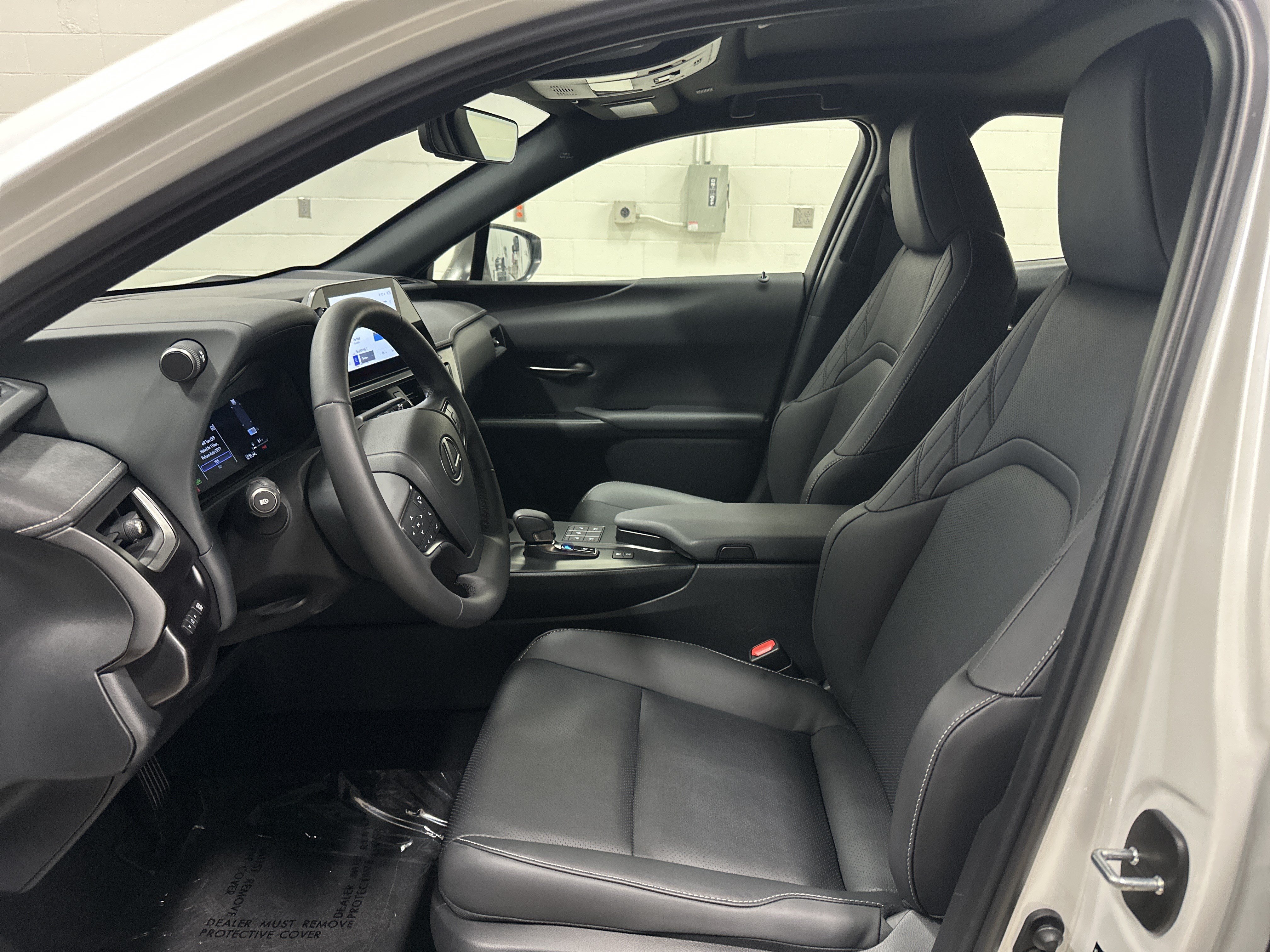 Certified 2025 Lexus UX 300h AWD w/ Accessory Package (Z2) image 16