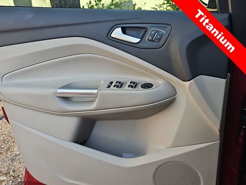 Used 2019 Ford Escape Titanium image 27