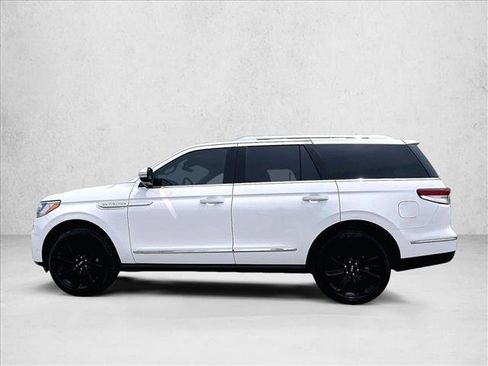 Used 2022 Lincoln Navigator Reserve RWD image 6