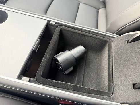 Used 2024 Tesla Model Y Long Range image 26