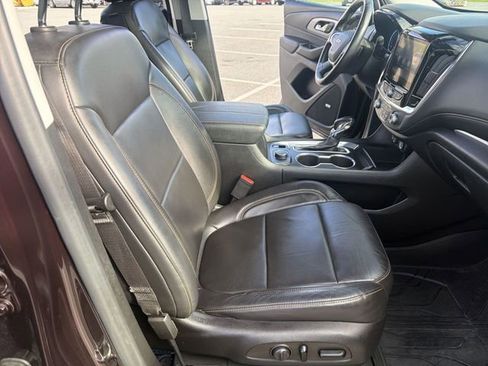 Used 2021 Chevrolet Traverse LT w/ LT Premium Package AWD/4WD image 29