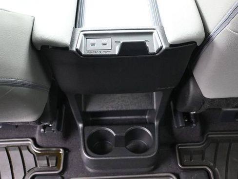 Certified 2025 Toyota Sienna XLE image 28