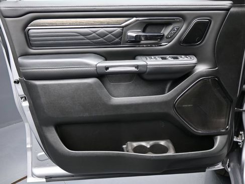 Used 2025 RAM 1500 Limited w/ Trailer Tow Group AWD/4WD image 10