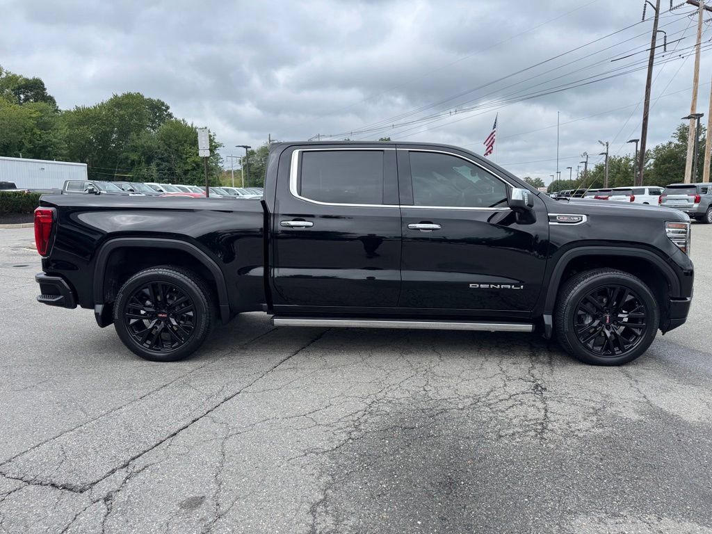 Used 2024 GMC Sierra 1500 Denali w/ Technology Package AWD/4WD image 7
