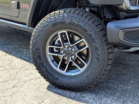 New 2025 Jeep Gladiator Mojave w/ Safety Group image 7