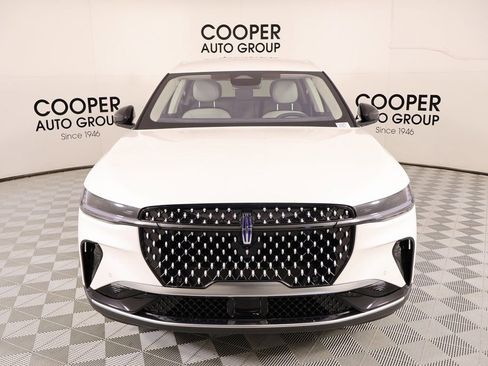 New 2026 Lincoln Nautilus Premier image 9