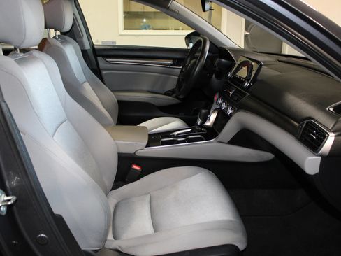 Used 2018 Honda Accord LX image 23