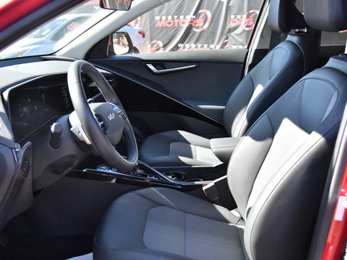 Used 2023 Kia Niro Wind FWD image 18