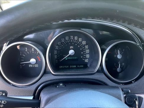 Used 2004 Chevrolet SSR w/ Preferred Equipment Group RWD image 13