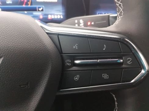 Used 2026 Chevrolet Traverse LT image 19