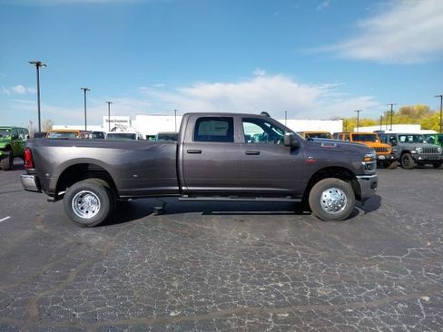 New 2026 RAM 3500 Tradesman image 33