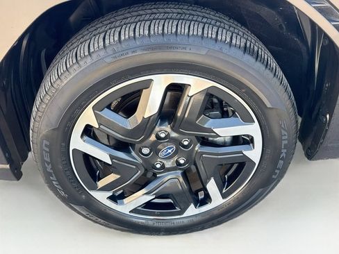 Used 2025 Subaru Forester Limited AWD/4WD image 41