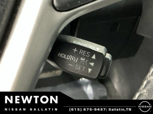 Used 2017 Toyota Highlander Limited FWD image 37