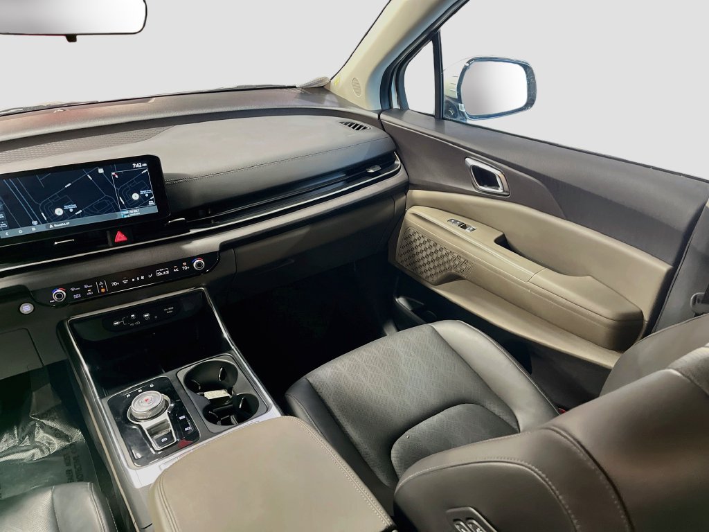 Used 2026 Kia Carnival EX FWD image 24