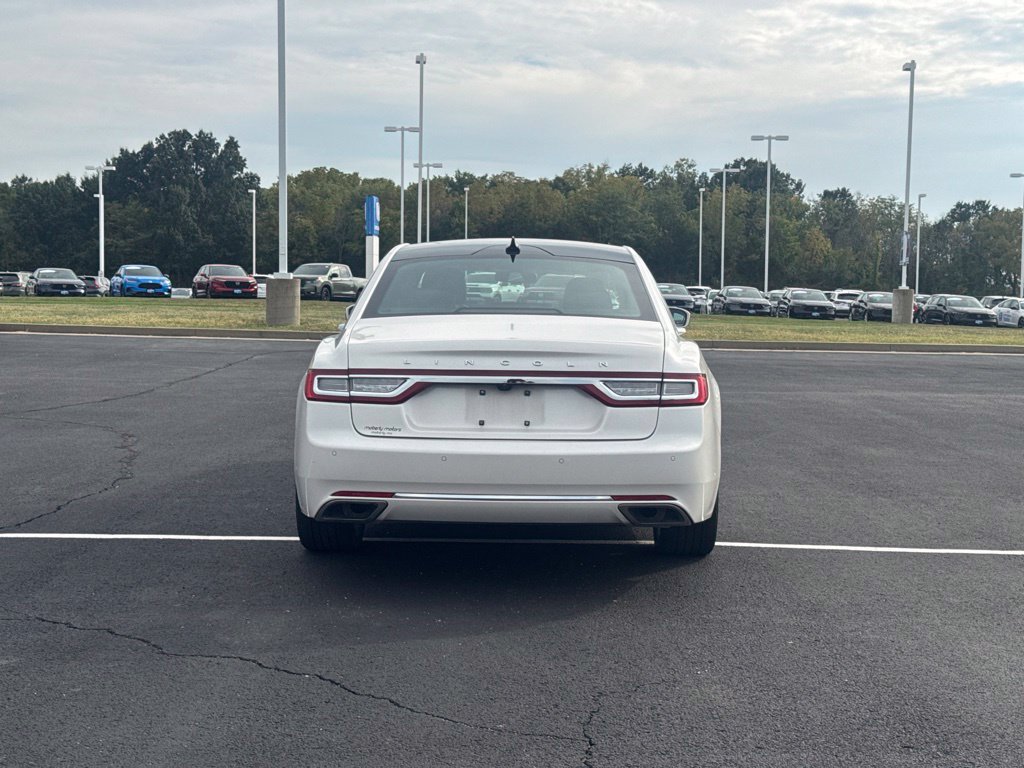 Used 2018 Lincoln Continental Select AWD/4WD image 13