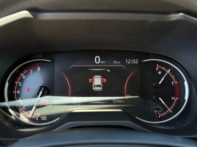 Used 2024 Toyota RAV4 XLE FWD image 16