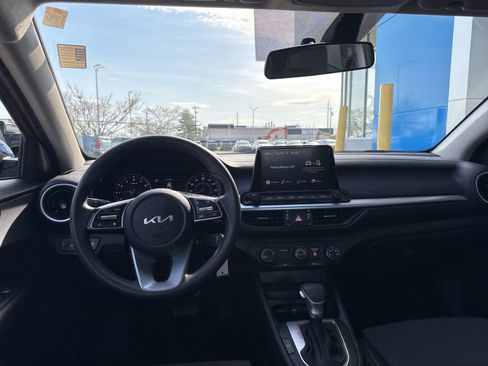 Used 2023 Kia Forte LXS w/ LXS Technology Package FWD image 2