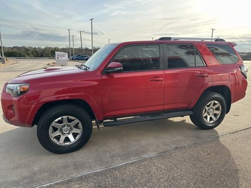 Used 2016 Toyota 4Runner Trail Premium image 4