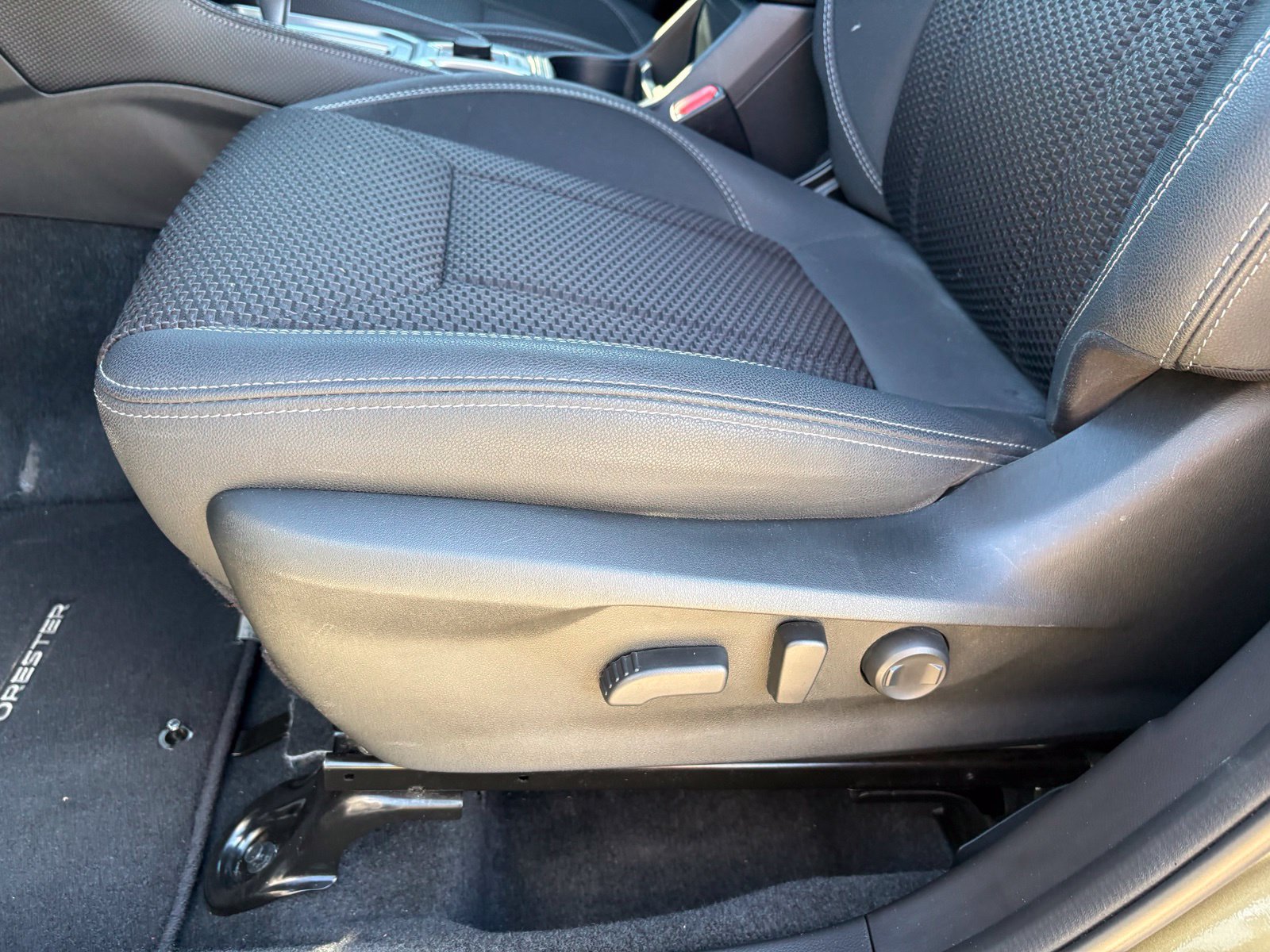 Certified 2024 Subaru Forester Premium AWD/4WD image 29