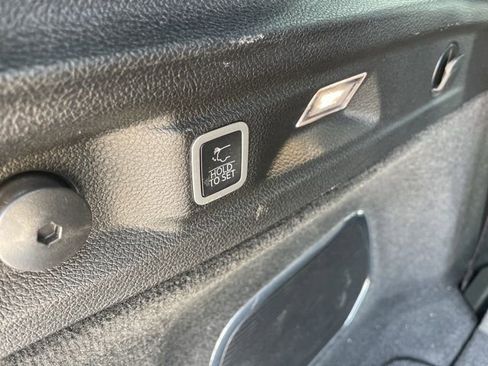 Used 2023 Jeep Grand Cherokee L Overland w/ Advanced Protech Group III image 8