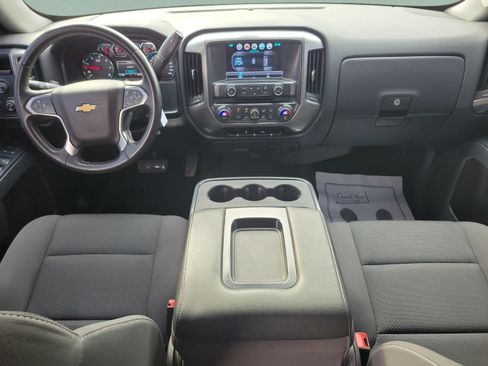 Used 2018 Chevrolet Silverado 1500 LT w/ LT Eassist Package AWD/4WD image 10