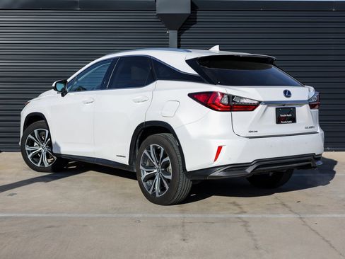 Used 2018 Lexus RX 450h AWD image 3