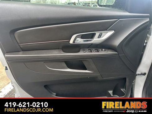 Used 2017 GMC Terrain SLE image 23