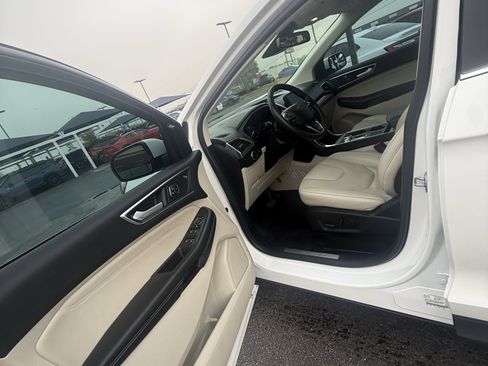 Used 2022 Ford Edge Titanium w/ Equipment Group 301A image 17