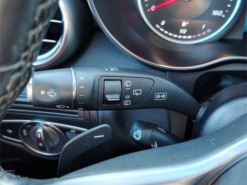 Used 2020 Mercedes-Benz GLC 300 4MATIC image 22