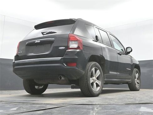 Used 2016 Jeep Compass High Altitude image 31