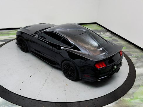 Used 2019 Ford Mustang Coupe RWD image 30
