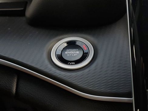 Certified 2025 Jeep Grand Cherokee Altitude RWD image 32