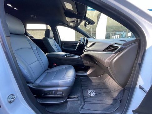 Used 2022 Buick Enclave Premium w/ LPO, Touring Package image 28