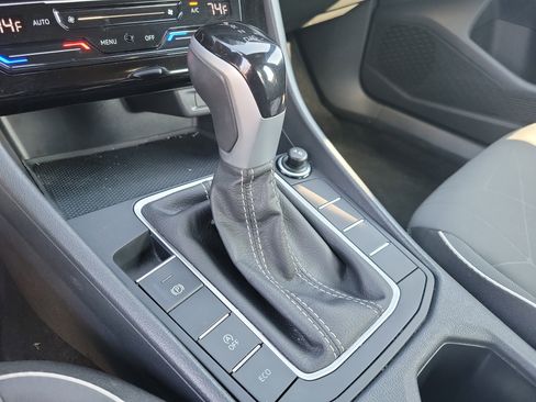 Used 2025 Volkswagen Jetta Sport image 10