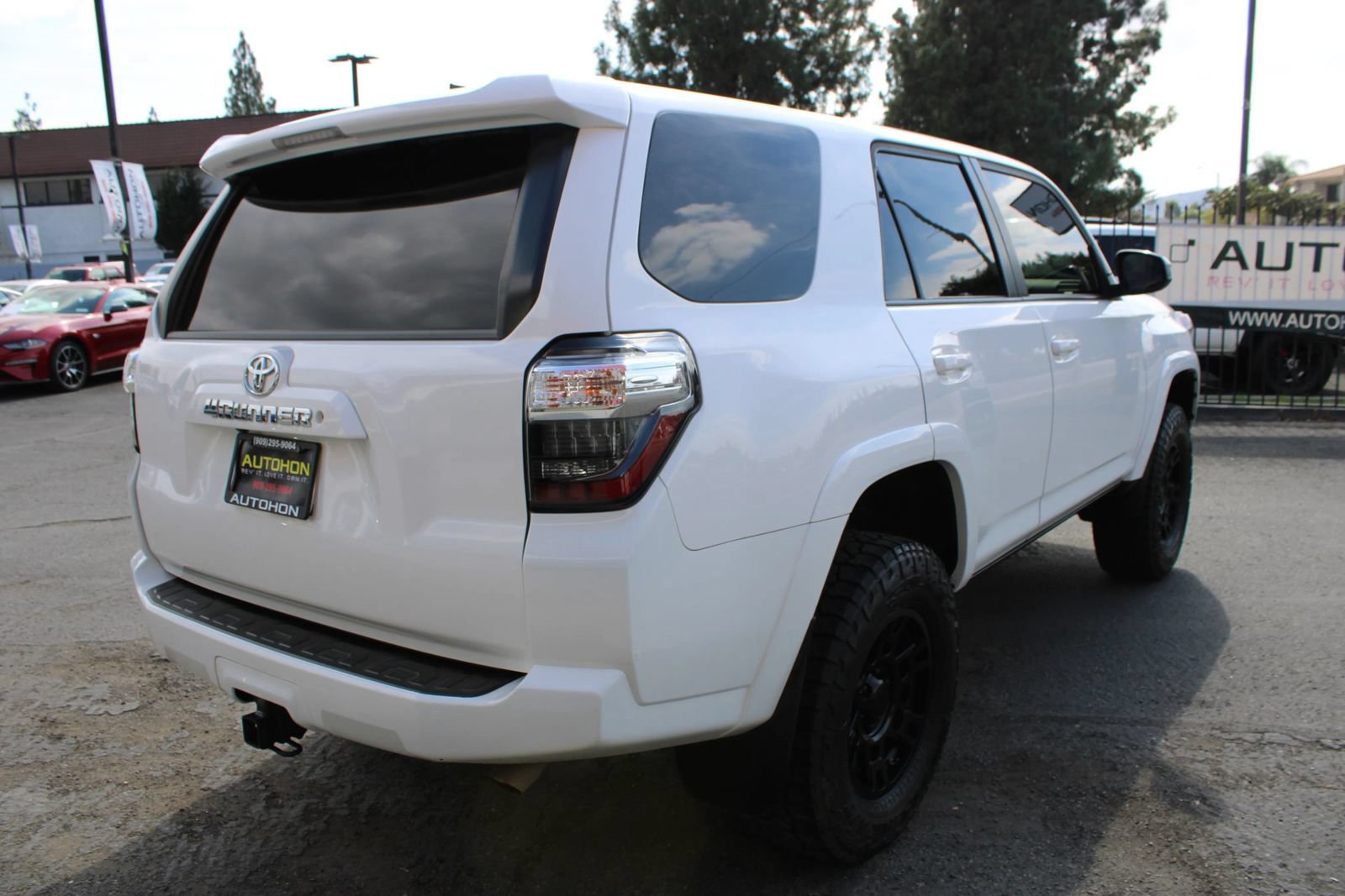 Used 2019 Toyota 4Runner SR5 AWD/4WD image 10