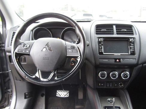Used 2018 Mitsubishi Outlander Sport LE AWD/4WD image 17