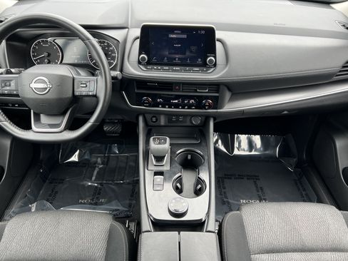 Used 2025 Nissan Rogue SV AWD/4WD image 31